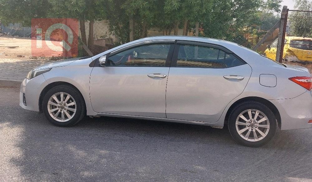 تۆیۆتا کۆرۆلا